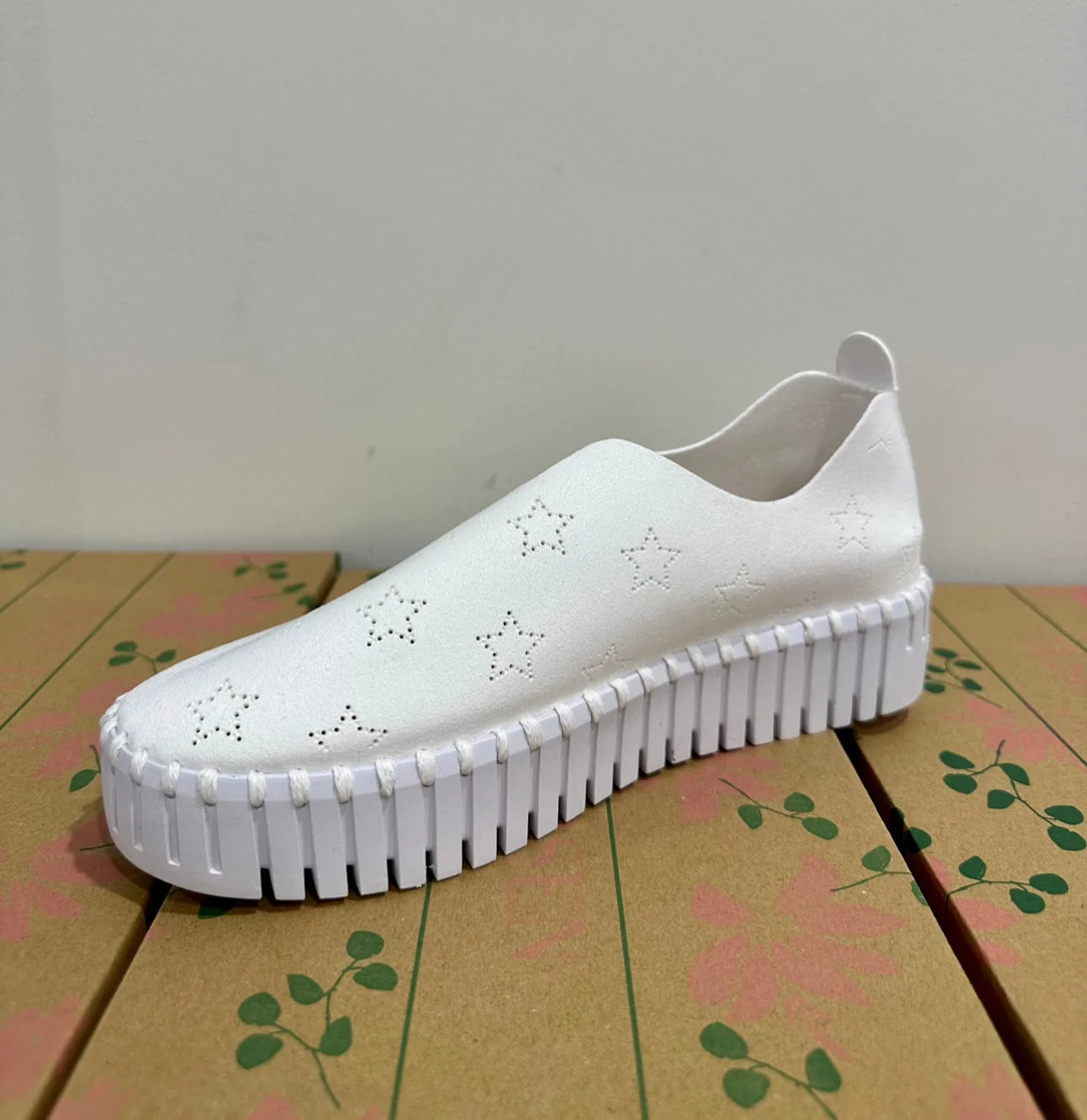 TULIP | STAR CUTOUT-Footwear-ILSE JACOBSEN-Coriander