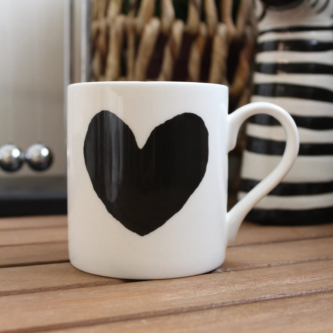 BIG HEART MUG | BLACK 350ML