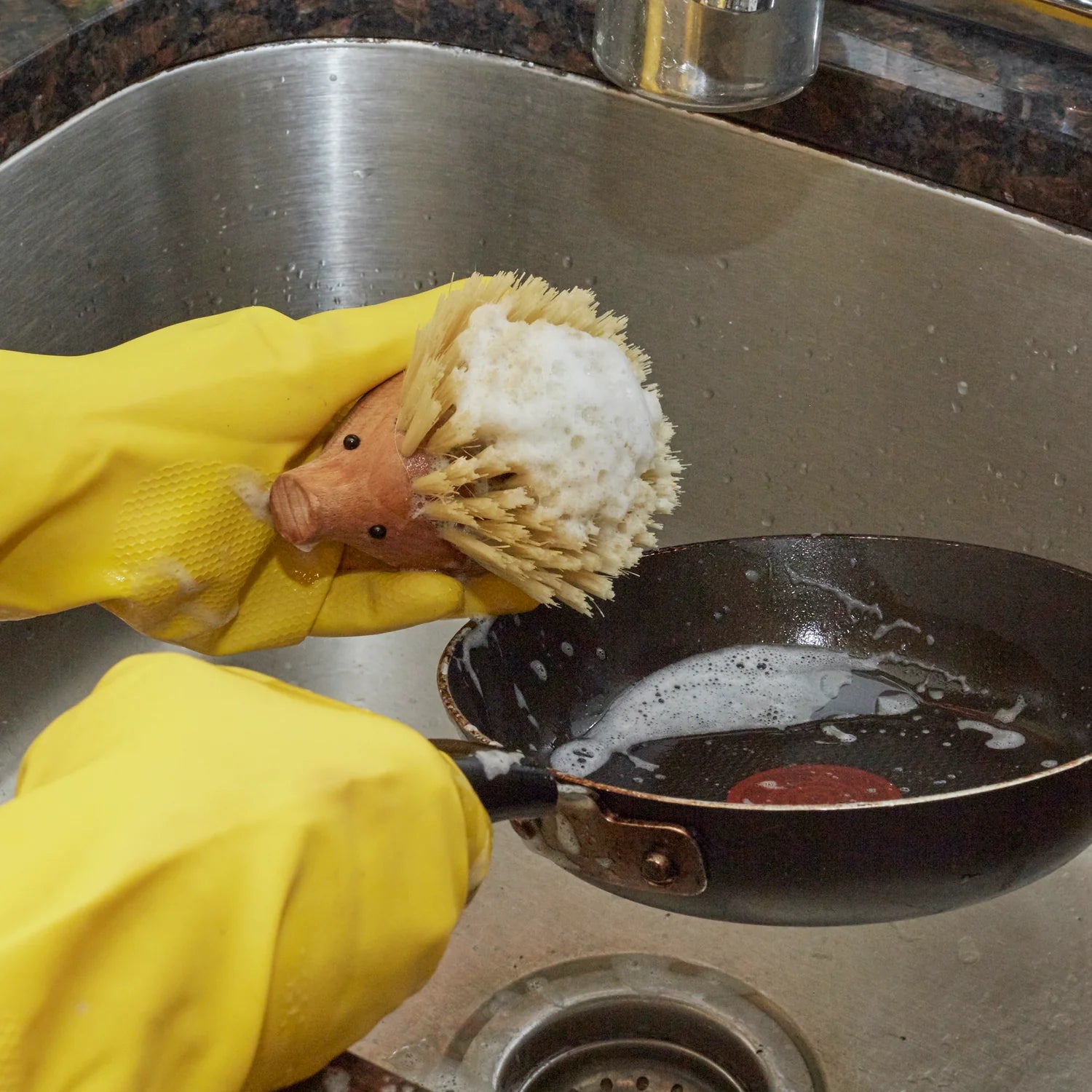 DISH SCRUBBER | HEDGEHOG-Home-KIKKERLAND DESIGNS-Coriander
