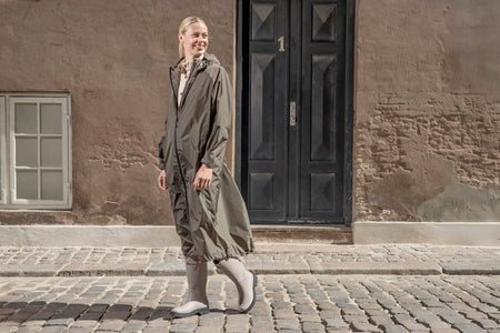IJ RAINCOAT | CITYRAIN 01: TARMAC-Jackets & Sweaters-ILSE JACOBSEN-Coriander