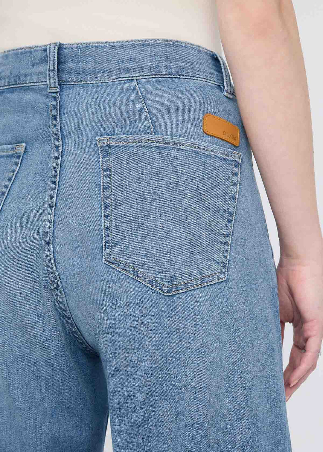 JEANS | PERFORMANCE DENIM LITE PLEATED PANT-Denim-DUER-Coriander