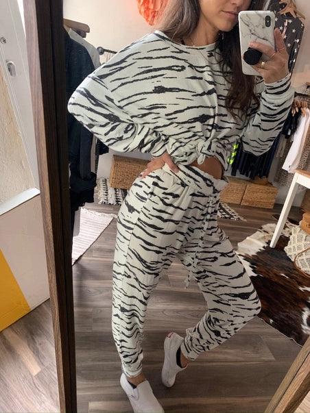 LOUNGE SET | WHITE TIGER-Loungewear-FORNIA-Coriander