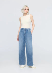 PERFORMANCE DENIM LITE PLEATED PANT-Denim-DUER-Coriander