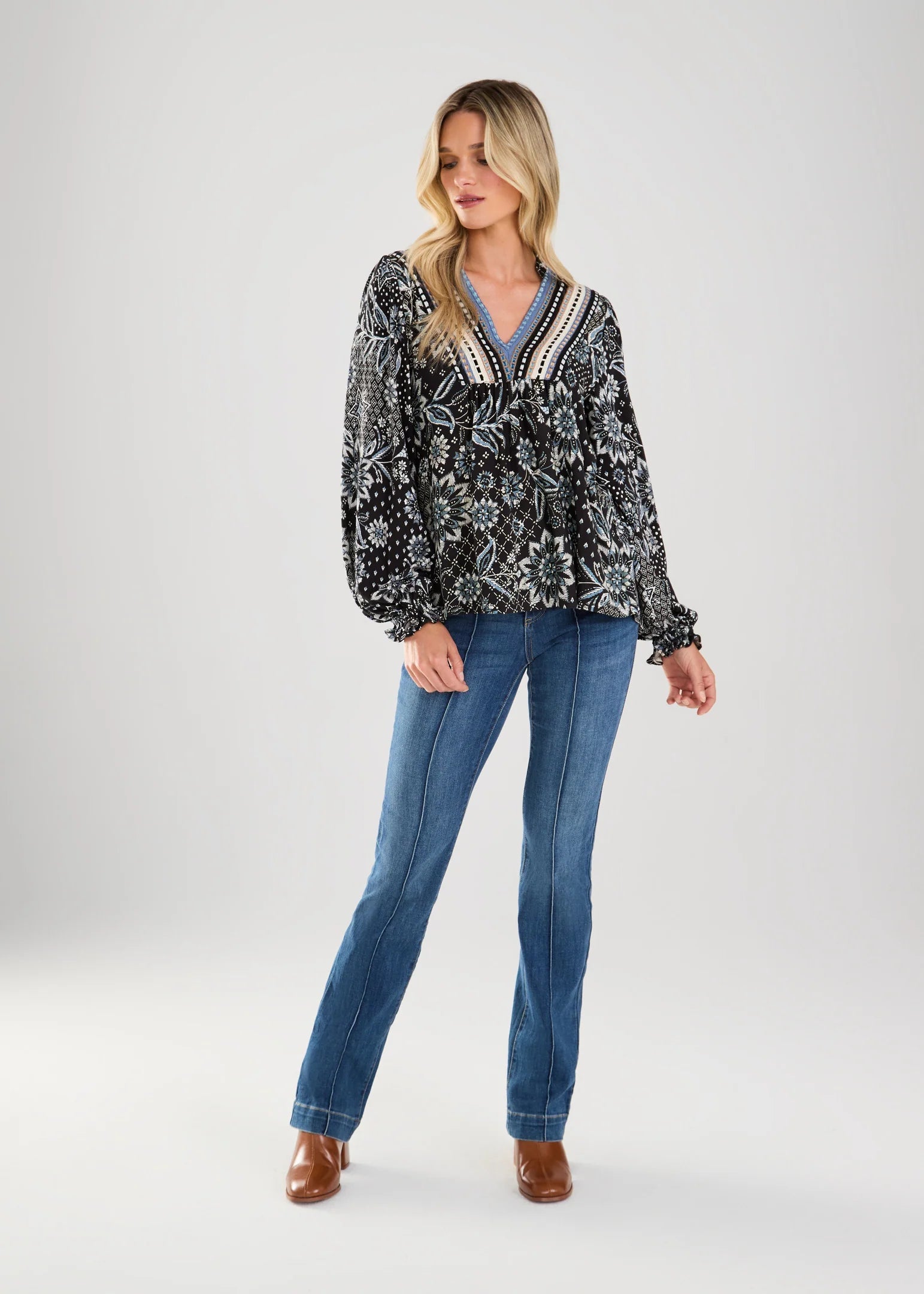 SPIRO FLORAL V-NECK TOP-Top-FRENCH DRESSING JEANS-Coriander