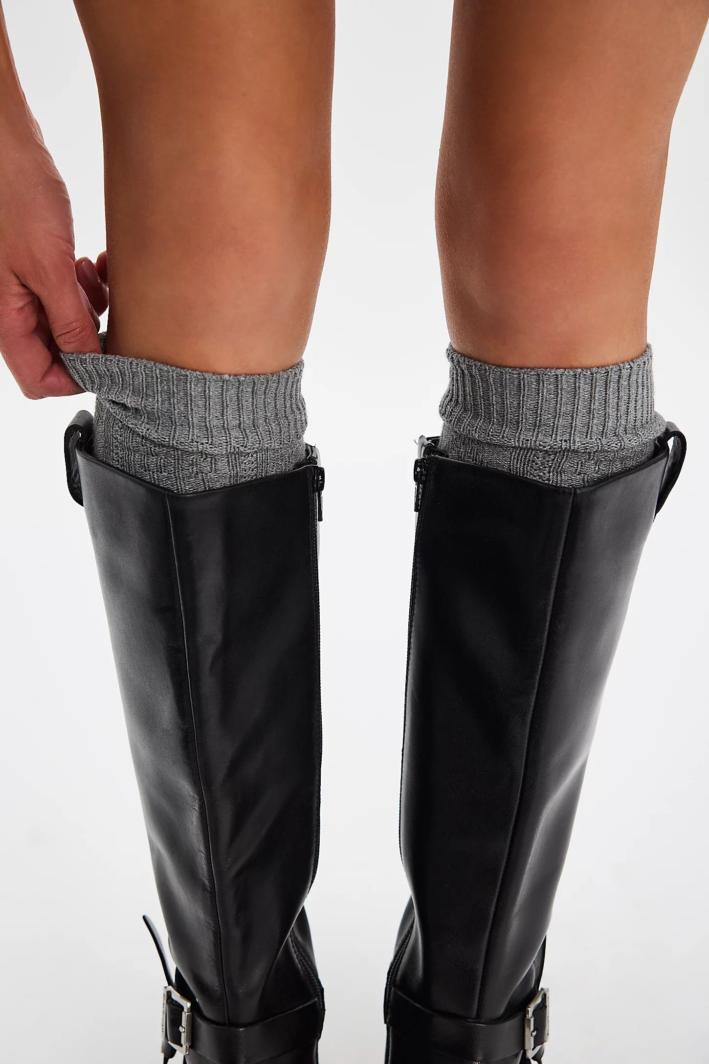 WOMEN'S SOCKS | ESSENTIAL KNEE HIGH