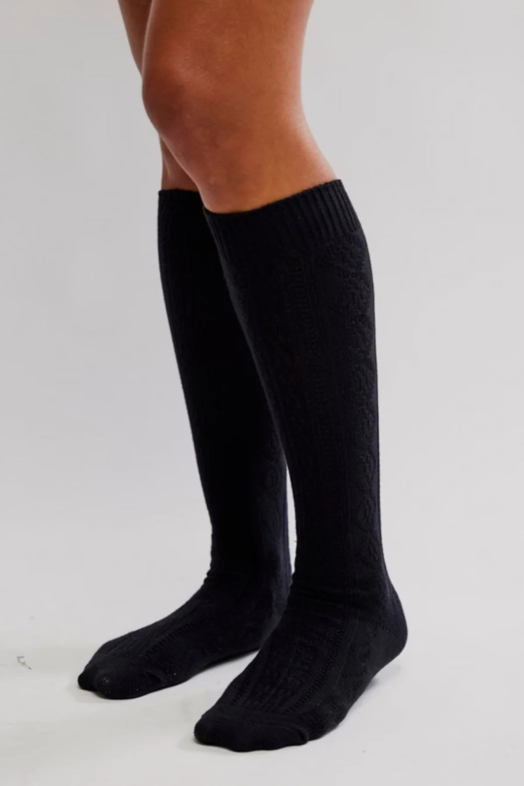 WOMEN'S SOCKS | ESSENTIAL KNEE HIGH