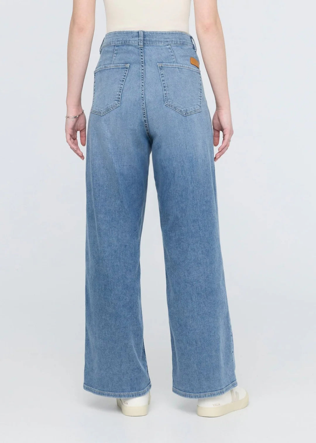 PERFORMANCE DENIM LITE PLEATED PANT-Denim-DUER-Coriander