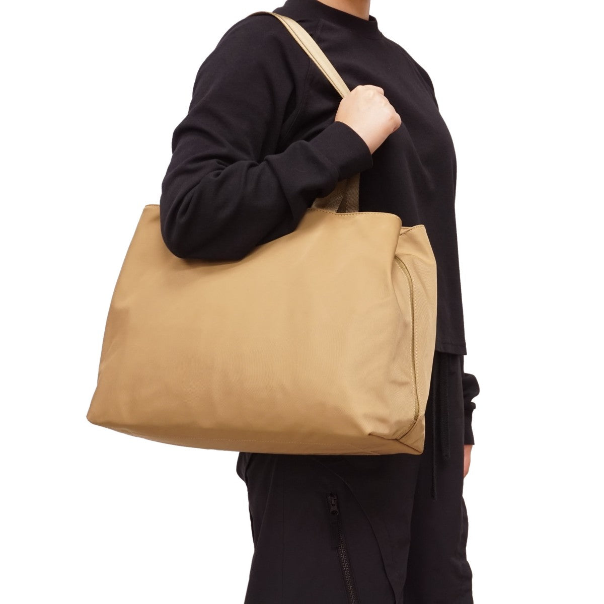 NYLON TOTE | SONYA